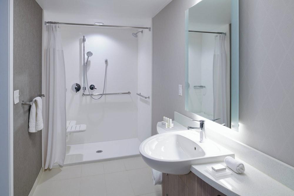 SpringHill Suites by Marriott Wixom Novi photo 12