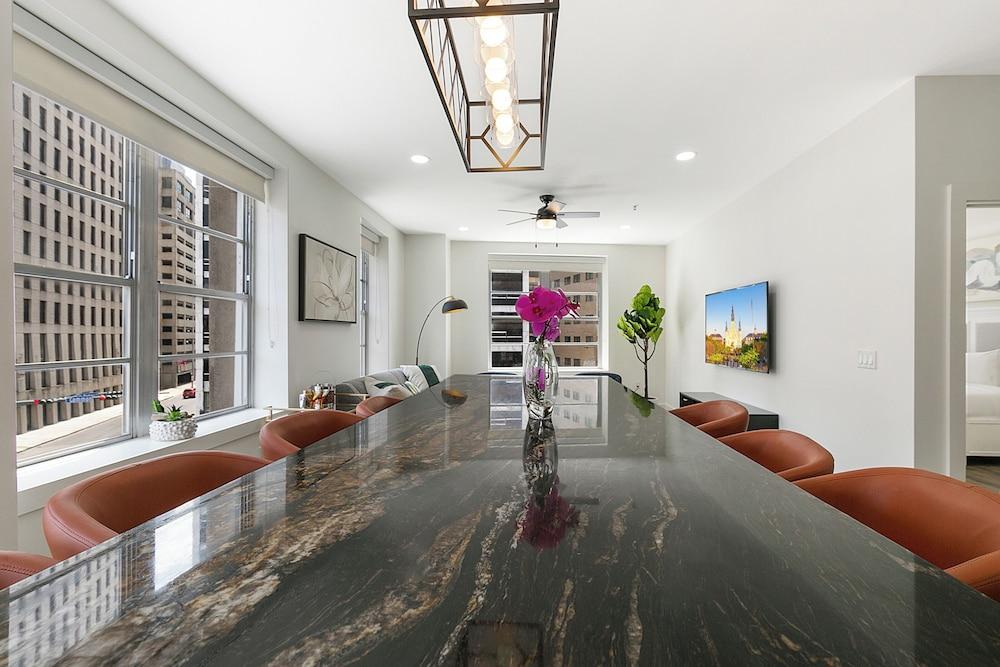 Modern Condos in California Building by Hosteeva photo 42
