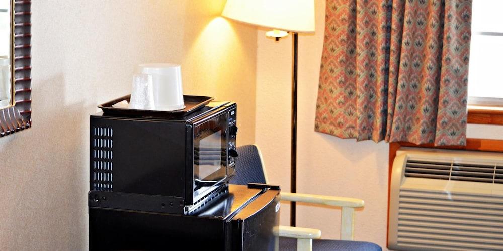 Aloha Inn photo 34
