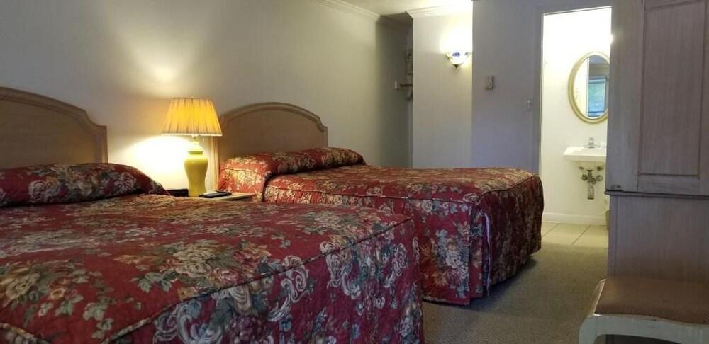 Tallwood Motel Wells photo 21