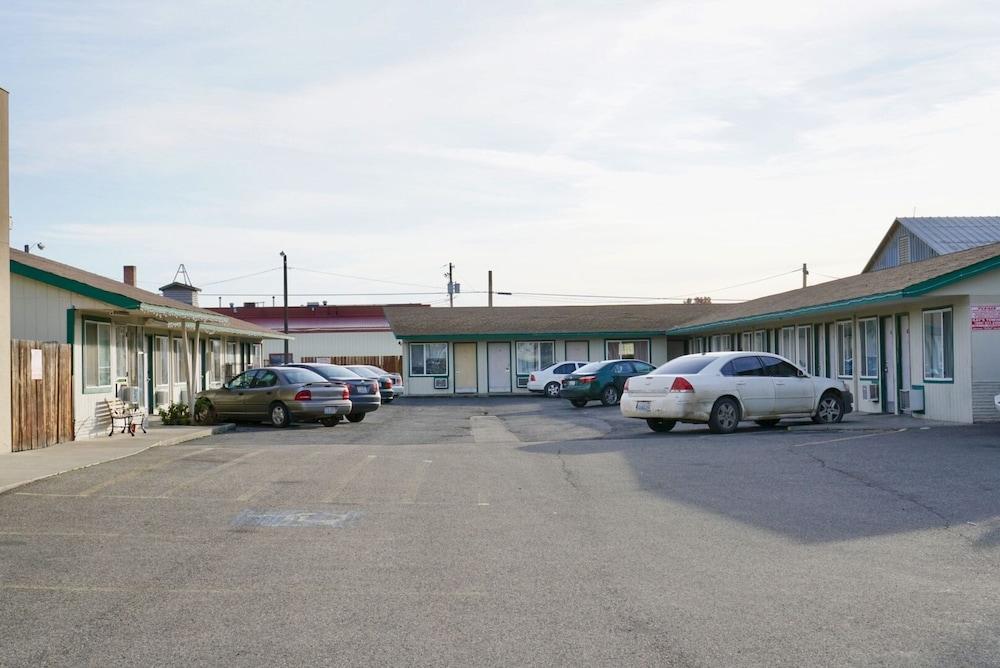 Townhouse Motel photo 13