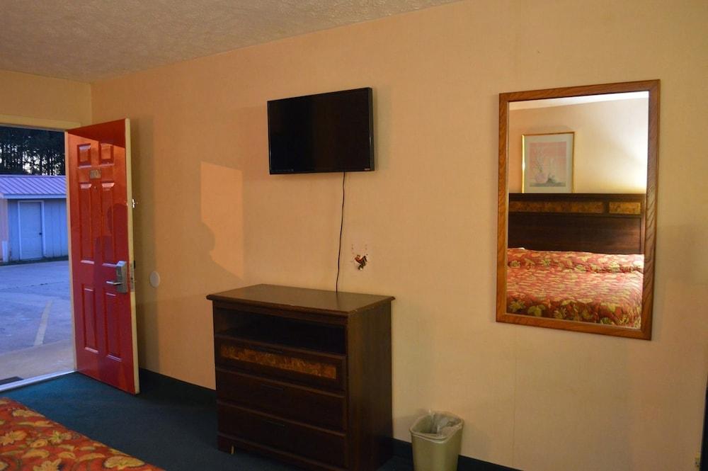 Economy Inn photo 3