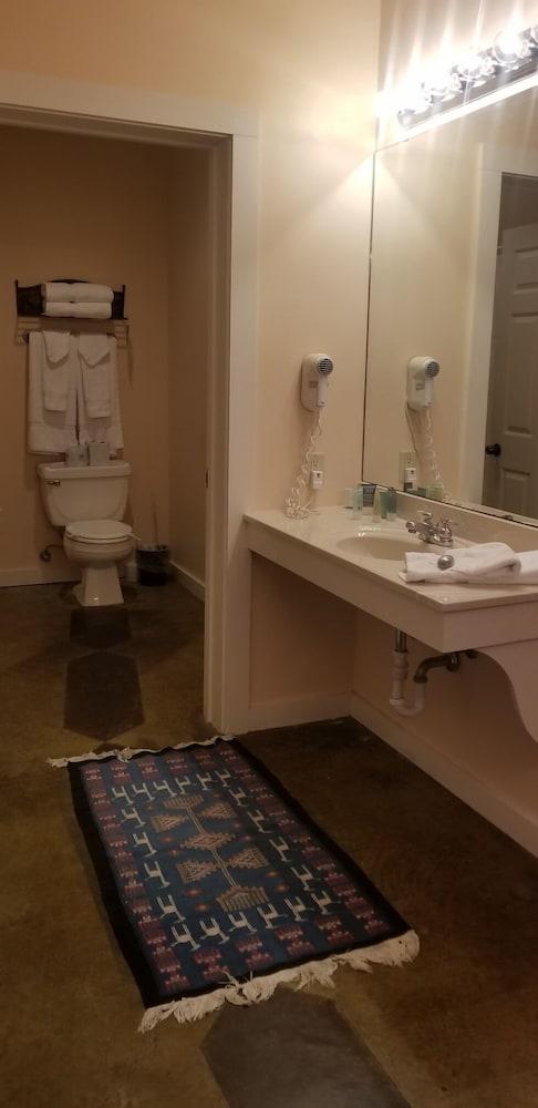 Downtown Guest Quarters Hotel photo 20