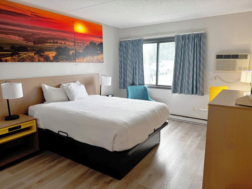 Days Inn by Wyndham Mason City photo 12