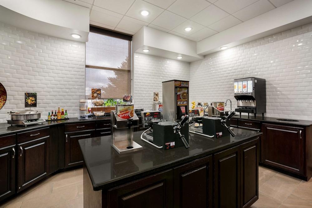 Revel Hotel Minot, SureStay Collection by Best Western photo 17