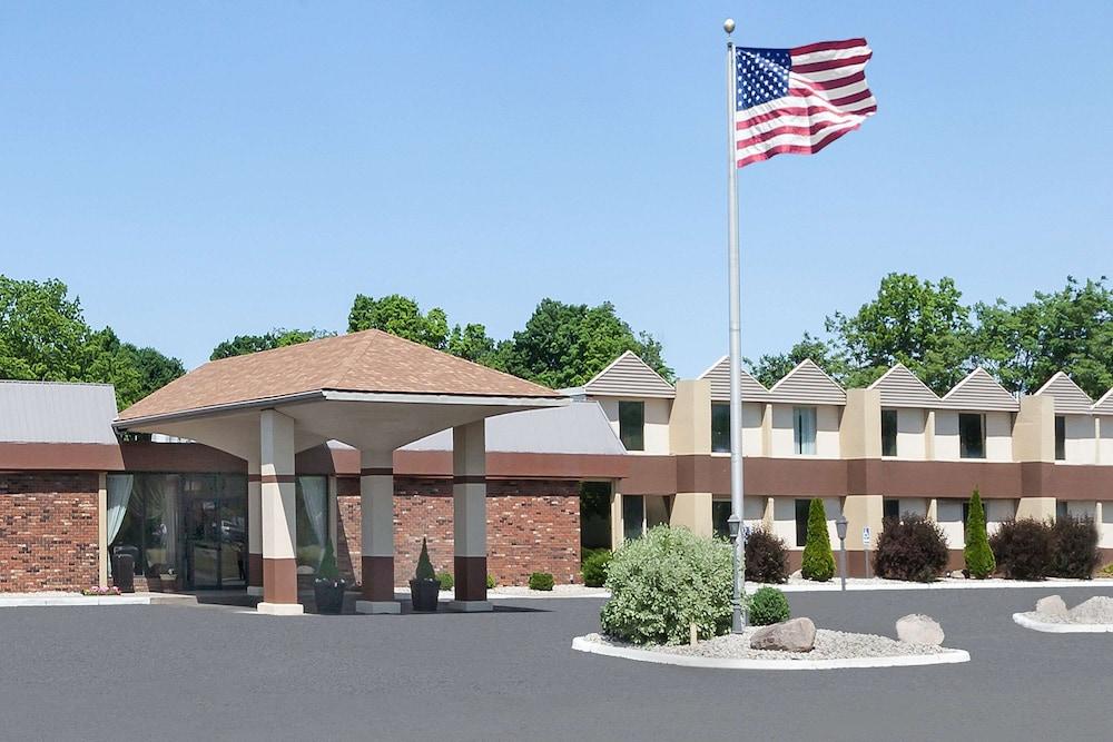 Days Inn by Wyndham Albion photo 1