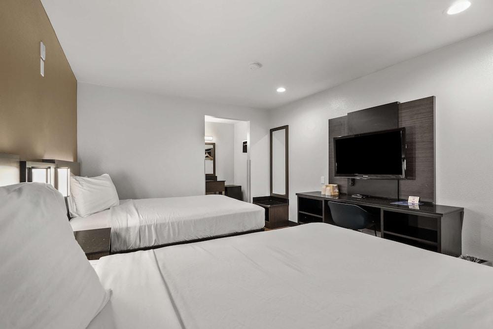 Studio 6 Suites Escondido, CA photo 11