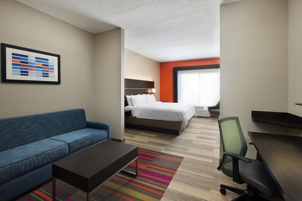 Holiday Inn Express & Suites Seymour by IHG photo 7