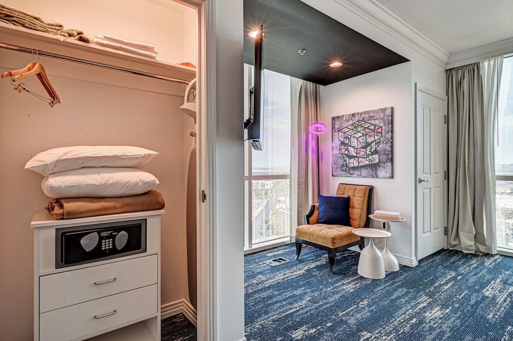 Suite Hub LV at Signature Sphere View photo 34