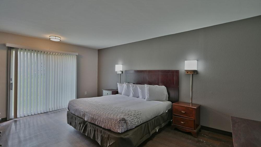 Maplehurst Motel photo 5