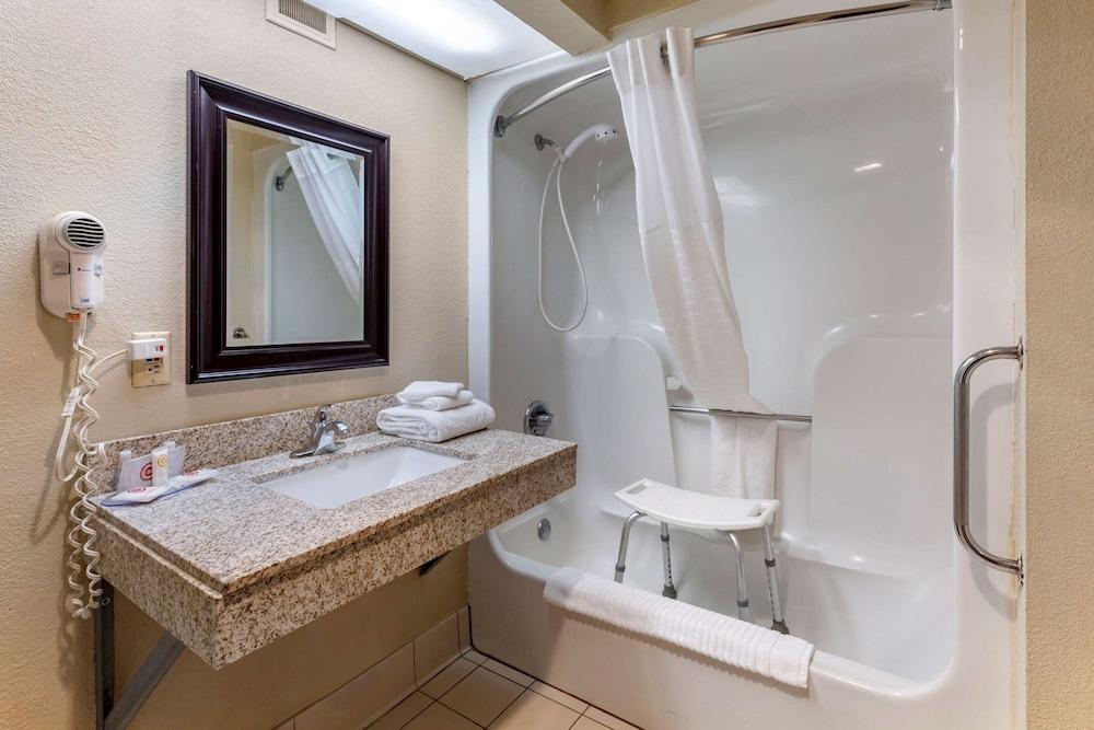 Comfort Inn Alliance photo 23