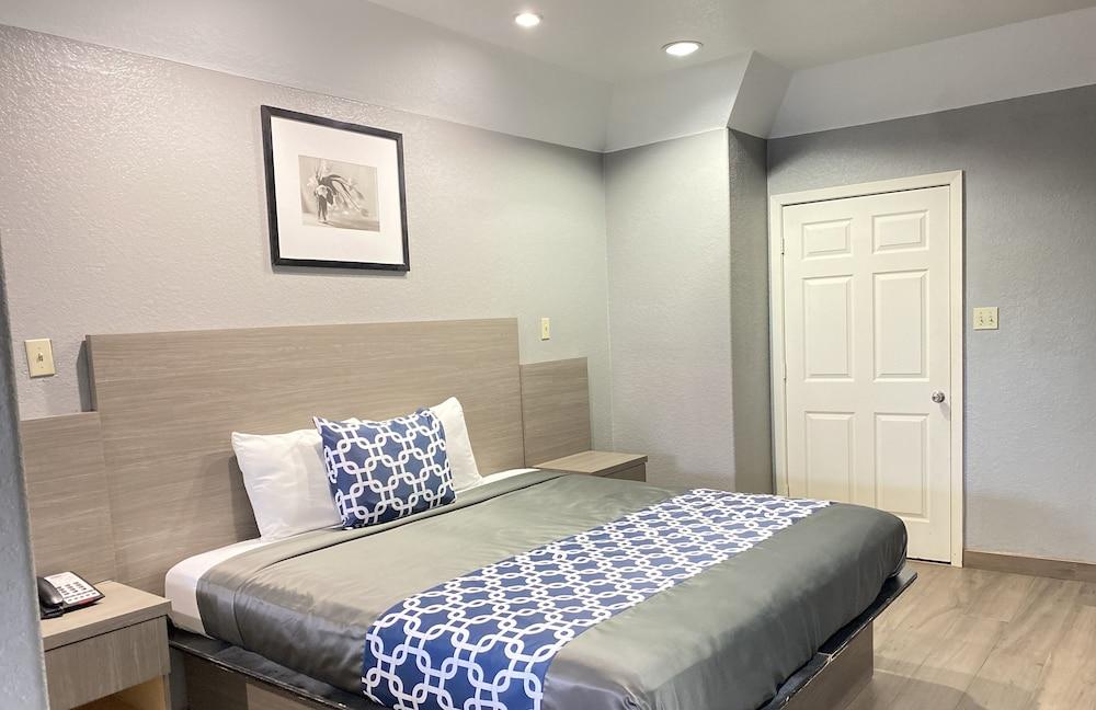 Island Suites photo 19