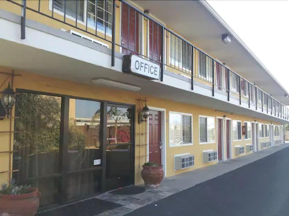 Lotus of Lompoc - A Great Hospitality Inn — hotel in Lompoc
