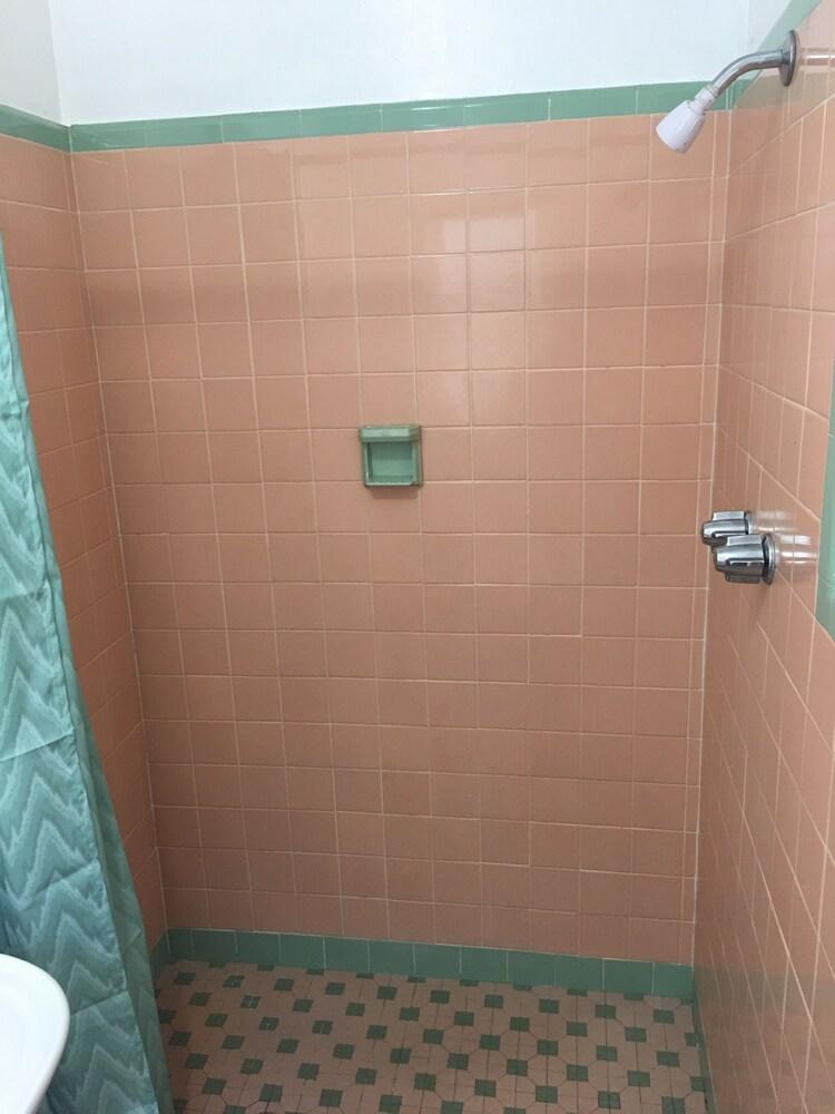 Shelton Motel photo 3