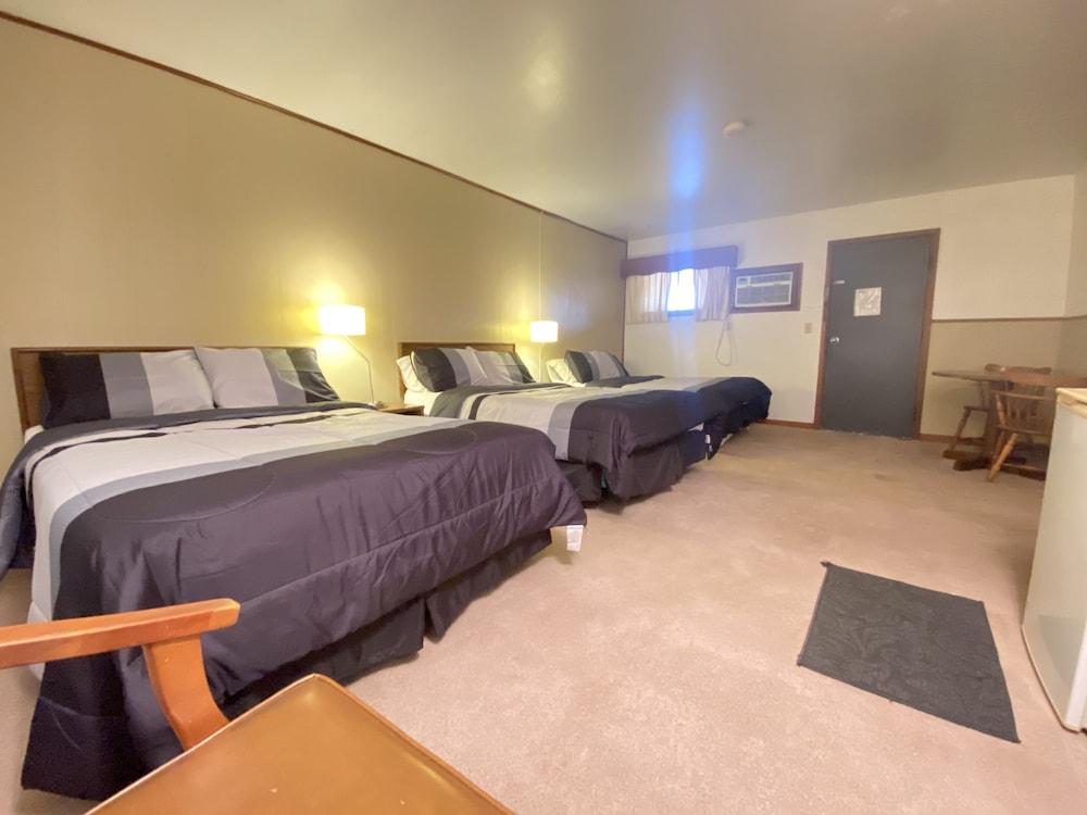 Duffer Motel photo 22