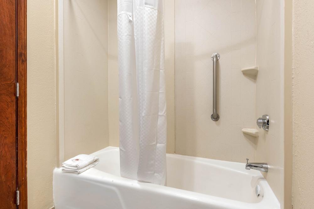 Comfort Inn & Suites Michigan City South photo 11