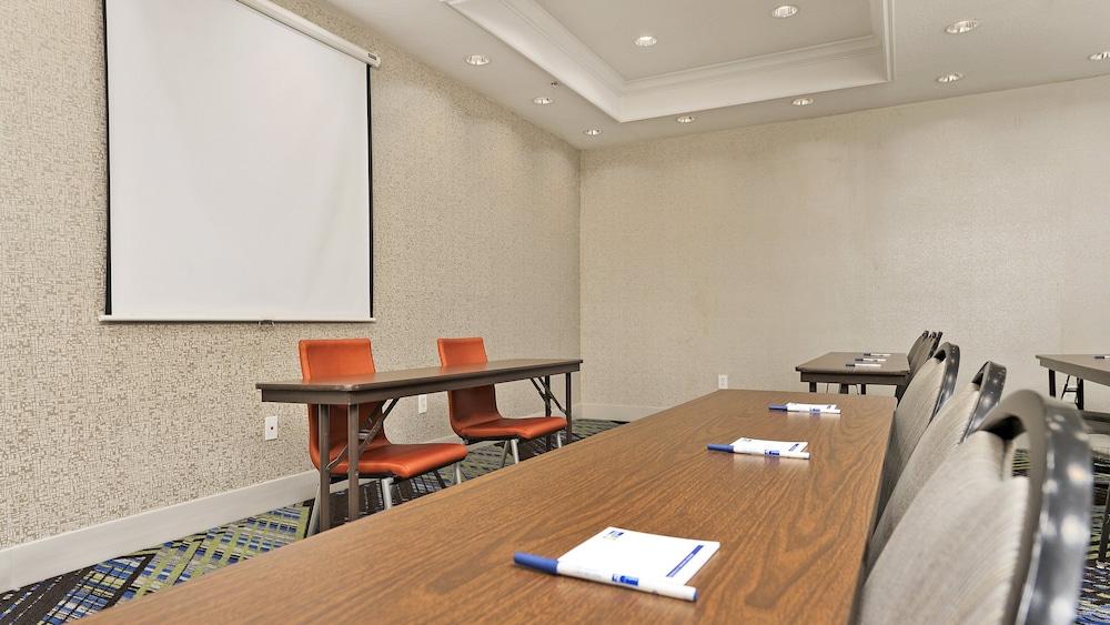 Holiday Inn Express Hotel & Suites Conroe I-45 North by IHG photo 38