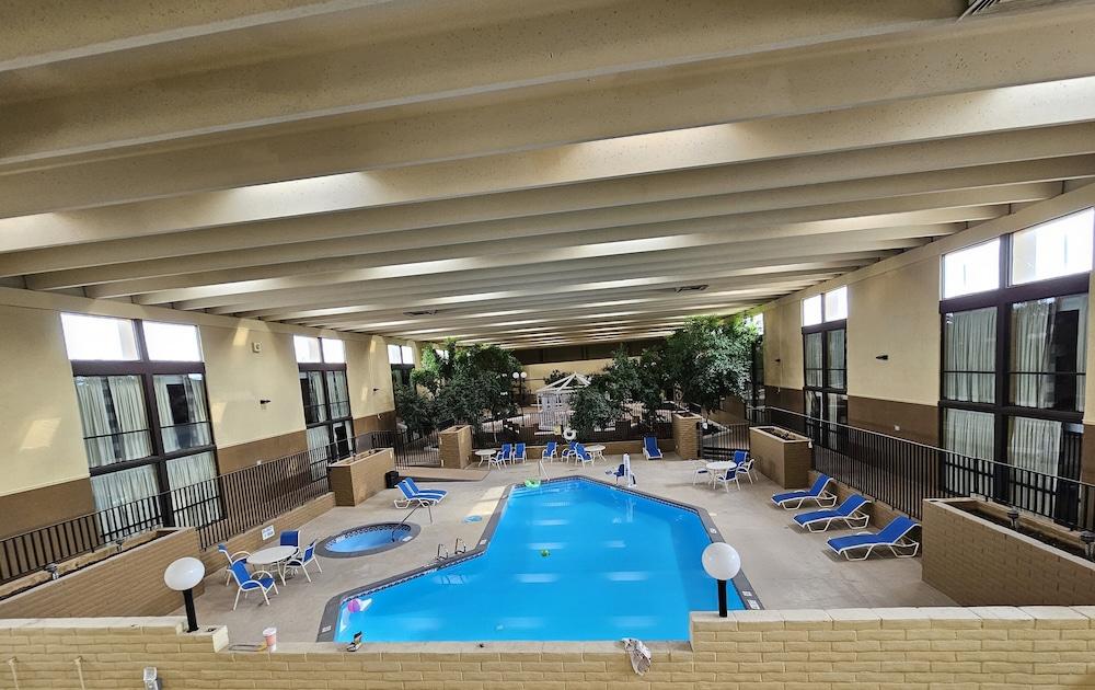 Clarion Inn & Suites Roswell photo 28