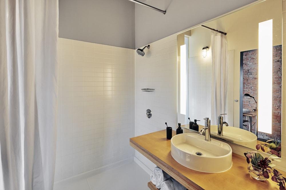 Canvas Hotel Dallas photo 27