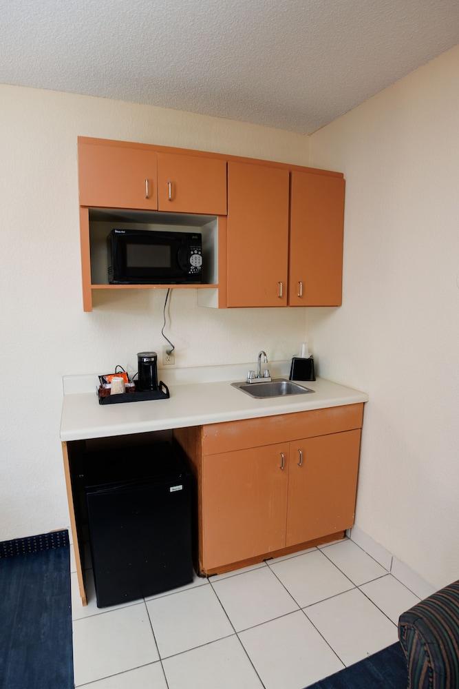 Garnet Inn & Suites, Orlando photo 88