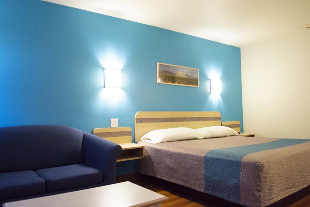Motel 6 Las Cruces, NM - Telshor photo 5