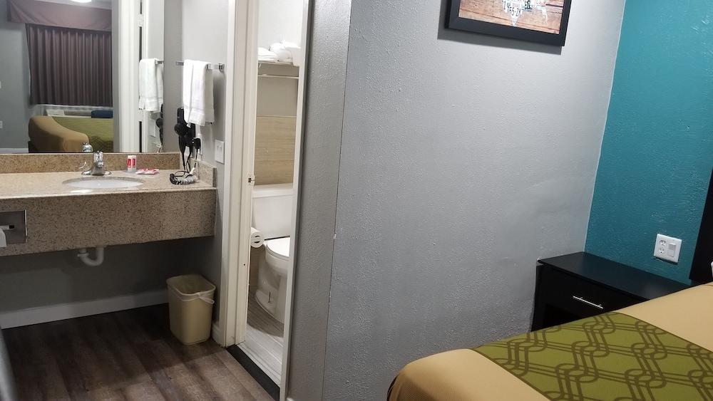 Prestige Inn photo 7