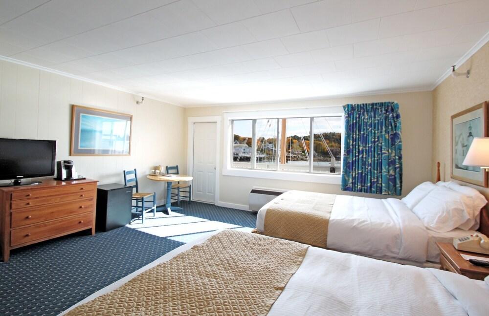 Fishermans Wharf Inn photo 3