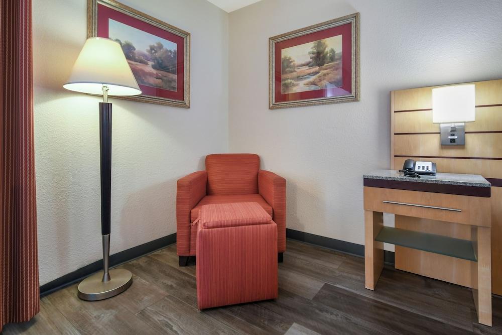 SureStay Plus Hotel by Best Western Tarboro photo 15