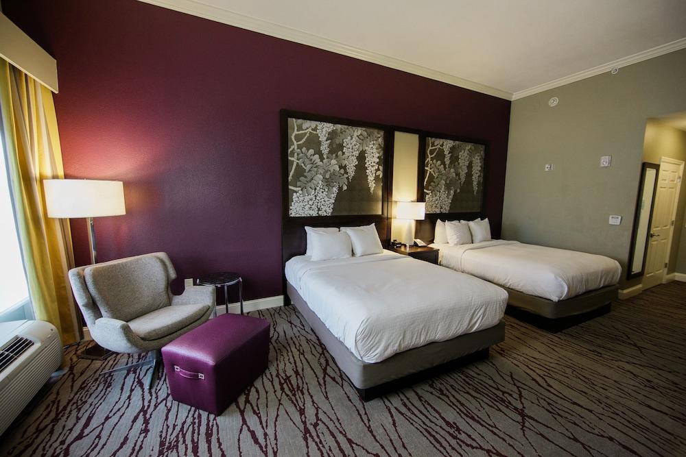DoubleTree by Hilton Hotel Savannah Historic District photo 12
