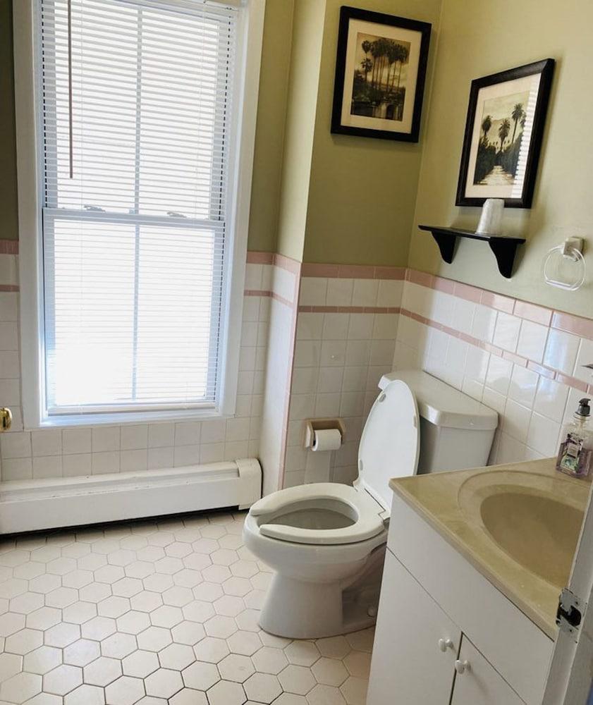 Bath Avenue House photo 13