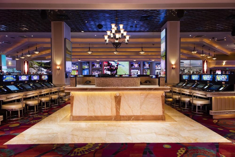 Western Village Inn & Casino by Peppermill Resorts photo 2