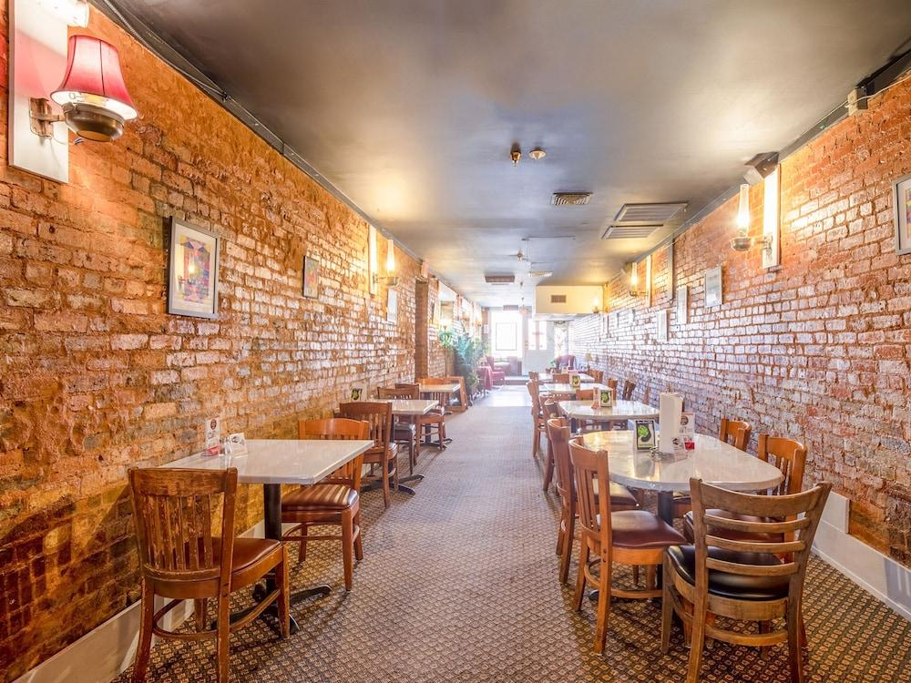 The Belmont Inn photo 39