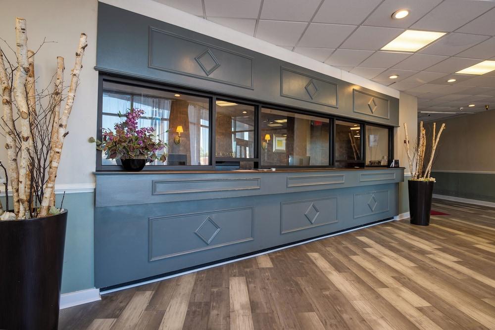 Dominion Inn & Suites photo 24