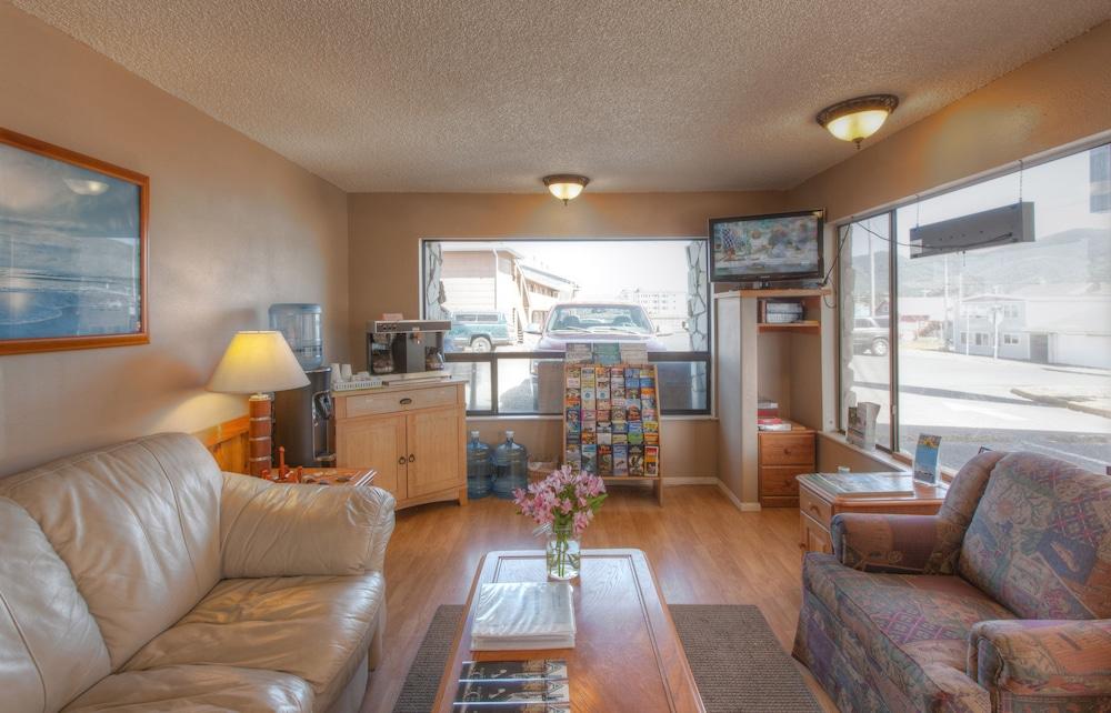 Silver Sands Motel photo 29