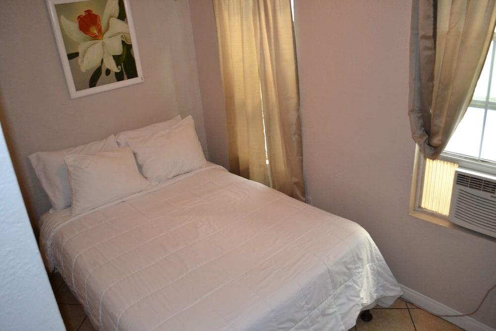 Monterey Inn Hotel photo 57
