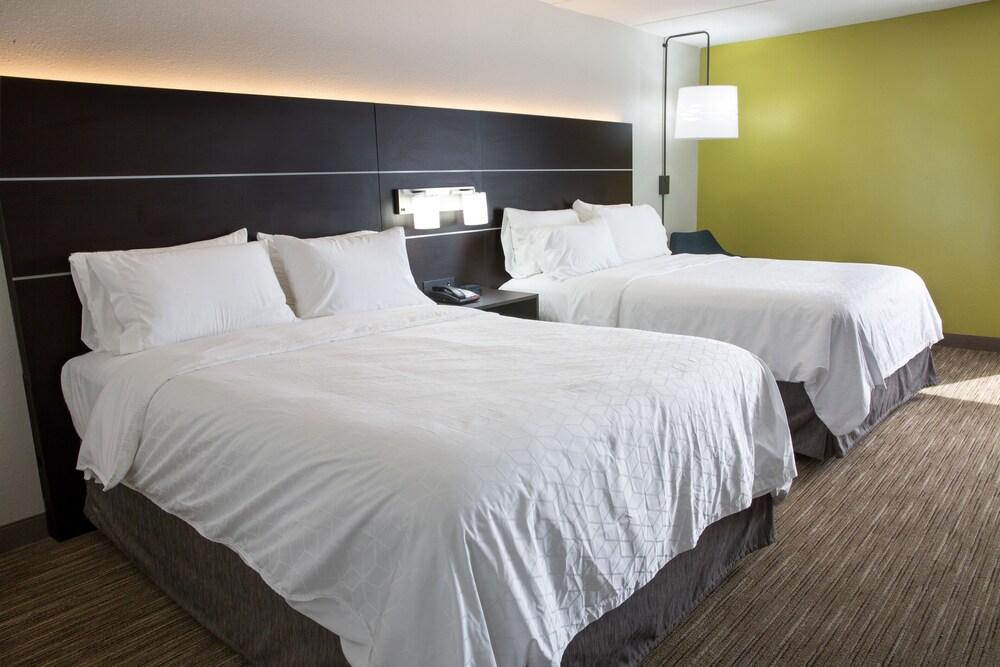 Holiday Inn Express & Suites Dayton-Huber Heights by IHG photo 18