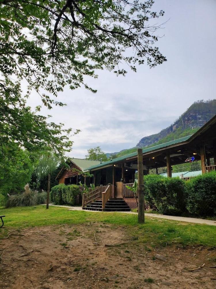 Geneva Hotel & Tiki Bar — hotel in Lake Lure