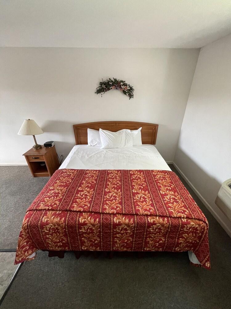VIBE INN - WHIRLPOOL SUITES photo 9