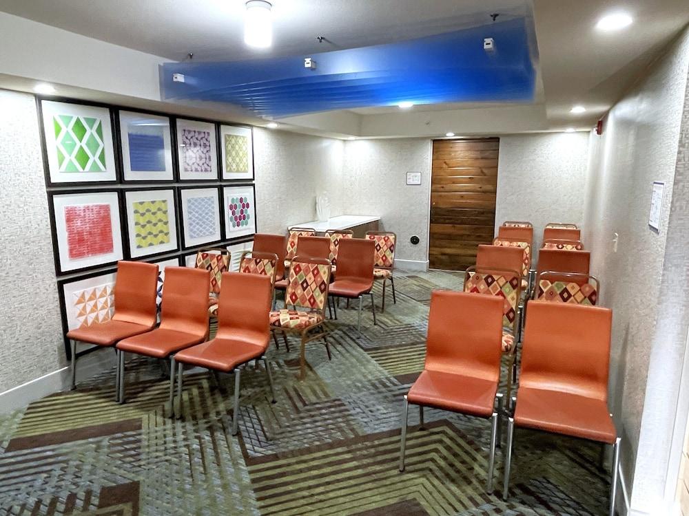 Holiday Inn Express Sedona by IHG photo 40