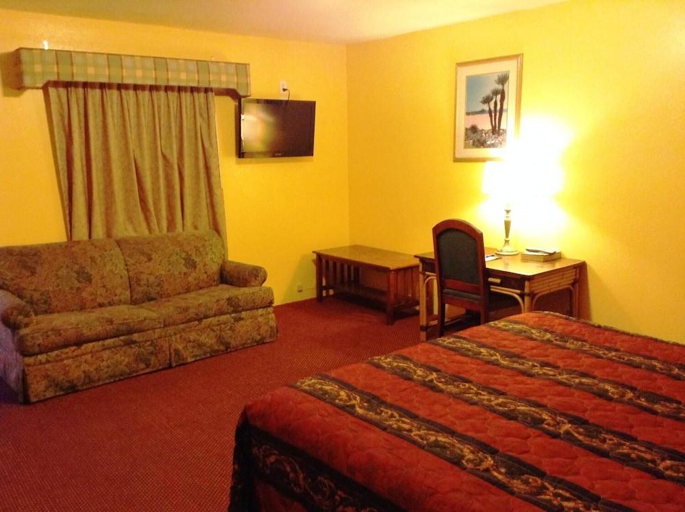 Oceanside Inn and Suites photo 23