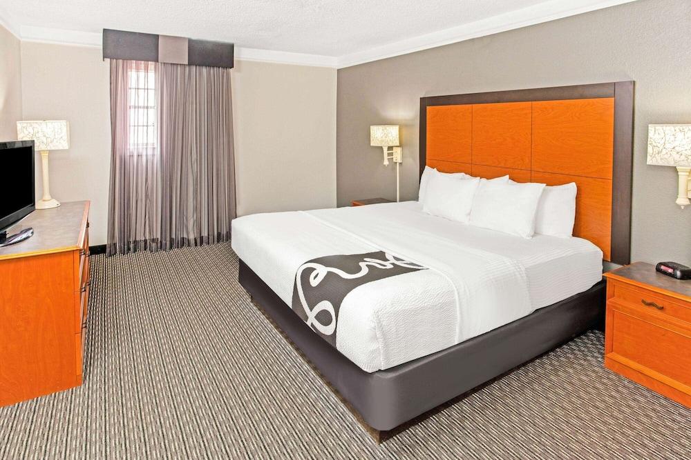 La Quinta Inn by Wyndham Wichita Falls photo 25