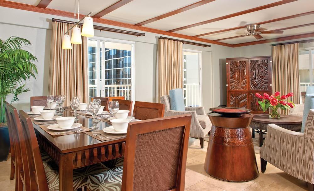 Club Wyndham at Waikiki Beach Walk photo 11