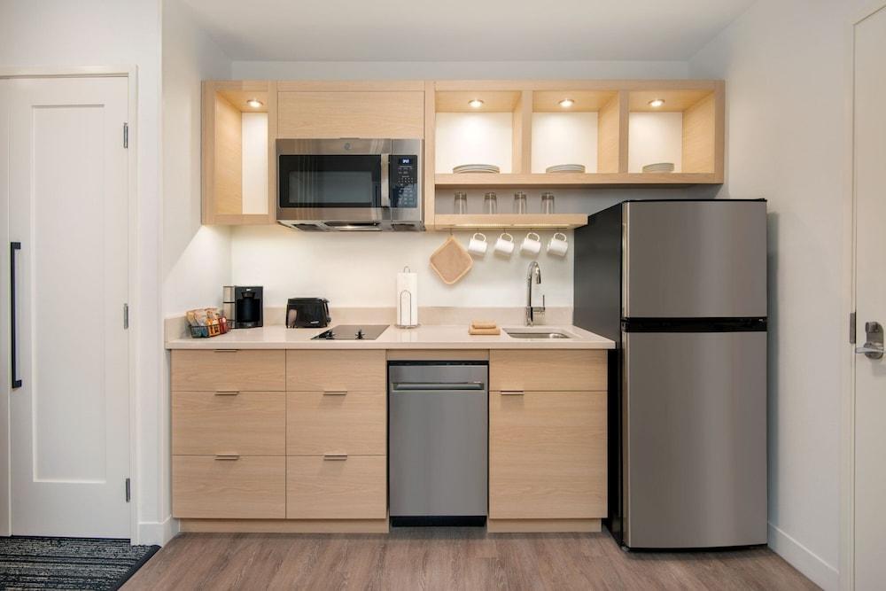 TownePlace Suites by Marriott Atlanta Airport North photo 8