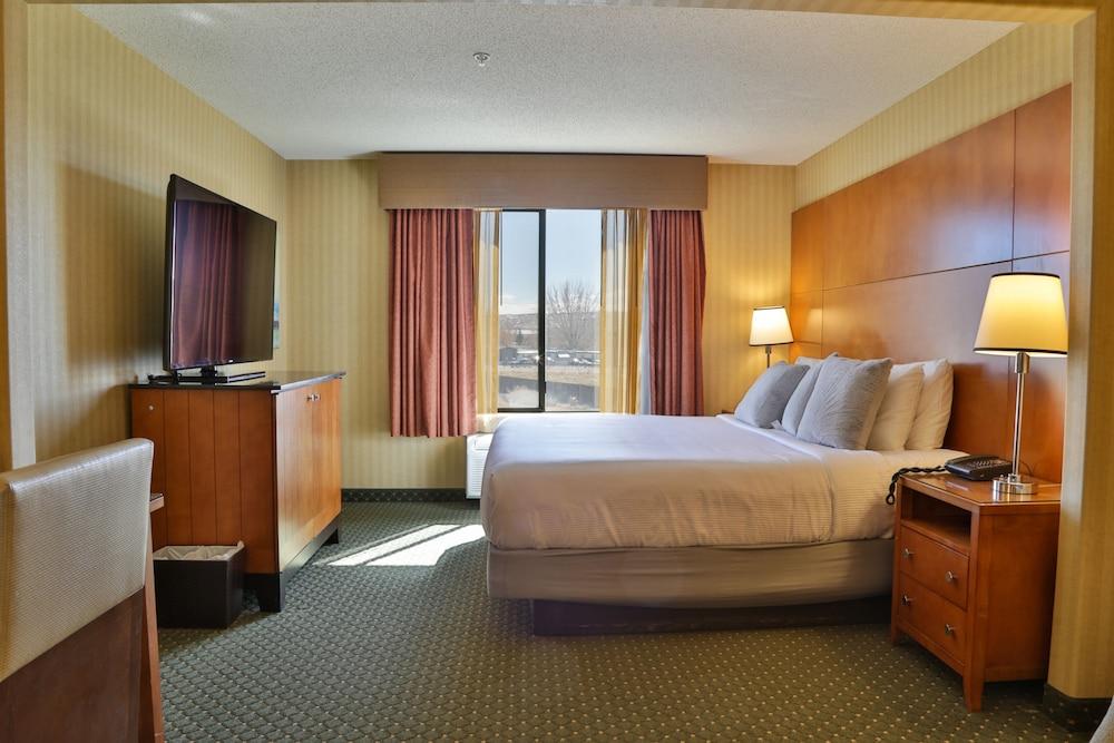 Sweetwater Lodge photo 16