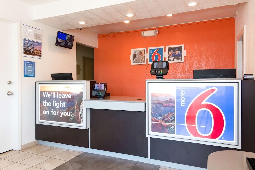 Motel 6 Longview, TX photo 3