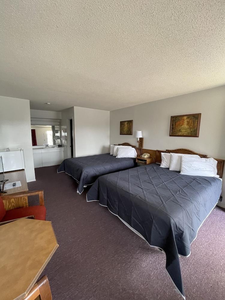 Scottish Inns Osage Beach photo 35