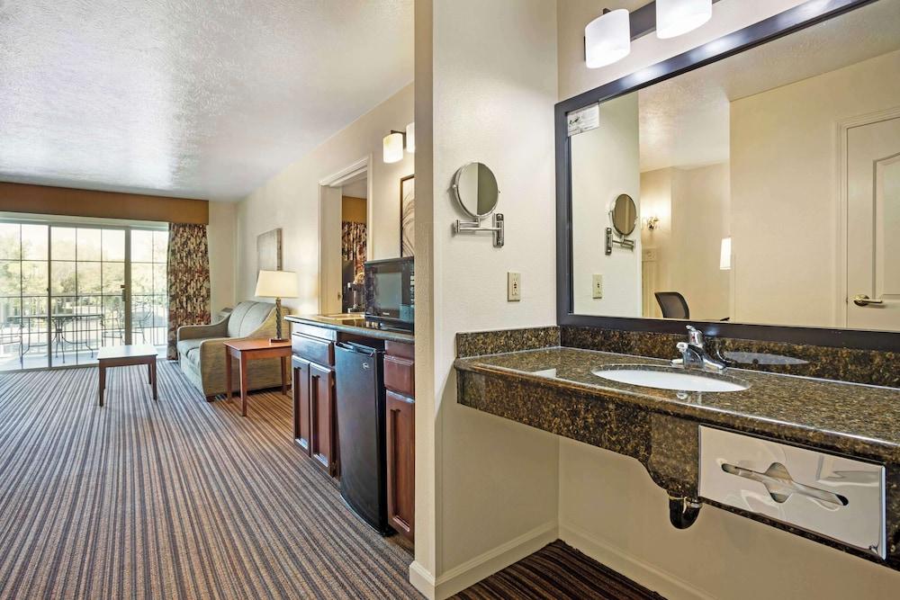 Best Western Clovis Cole photo 5