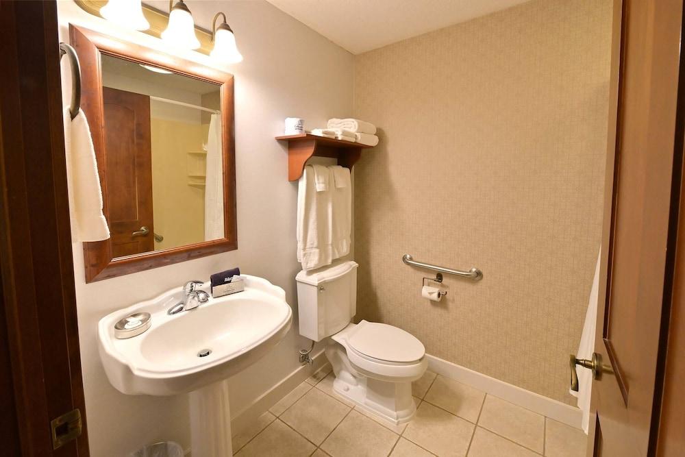 Carlisle Inn Sugarcreek photo 4