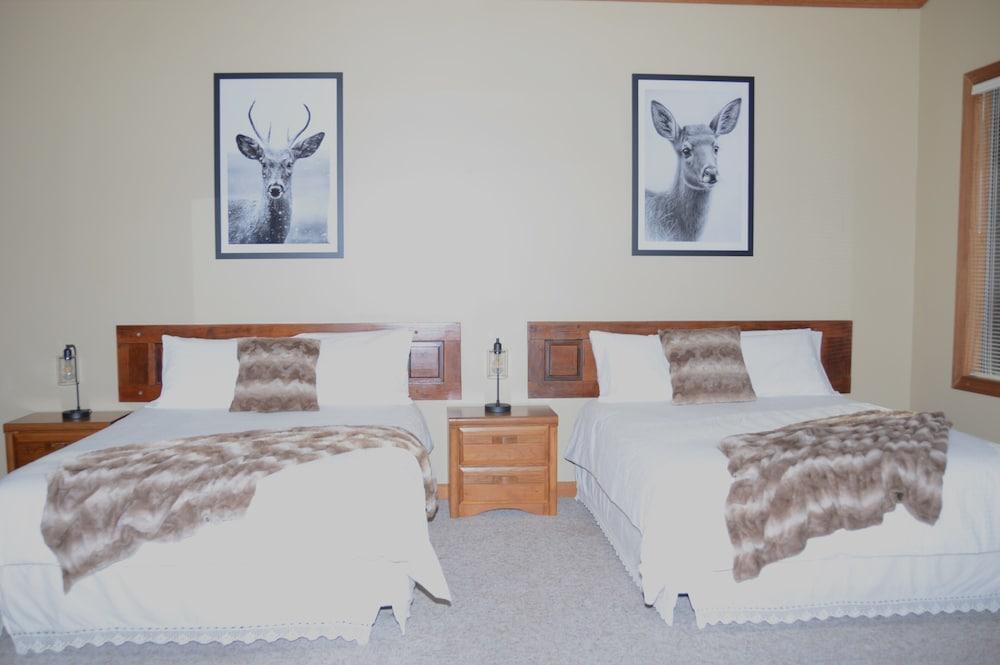 Bent Mountain Lodge photo 37