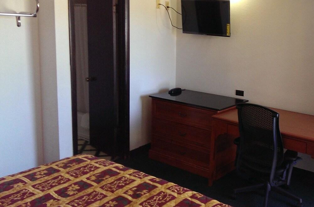 Airport Lodge Wichita Kansas photo 10